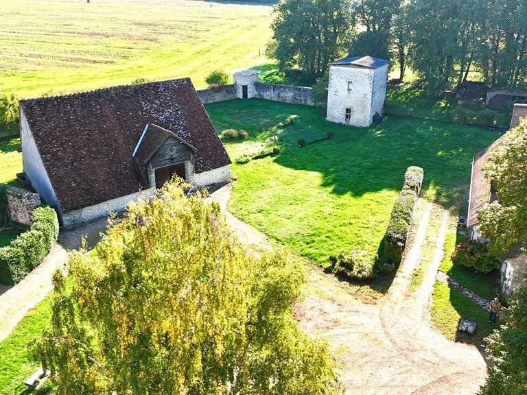 Manoir Truyes - 18 chambres - 794m²