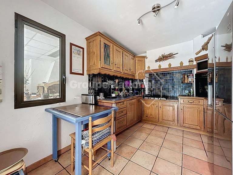 House Uchaux - 5 bedrooms - 205m²