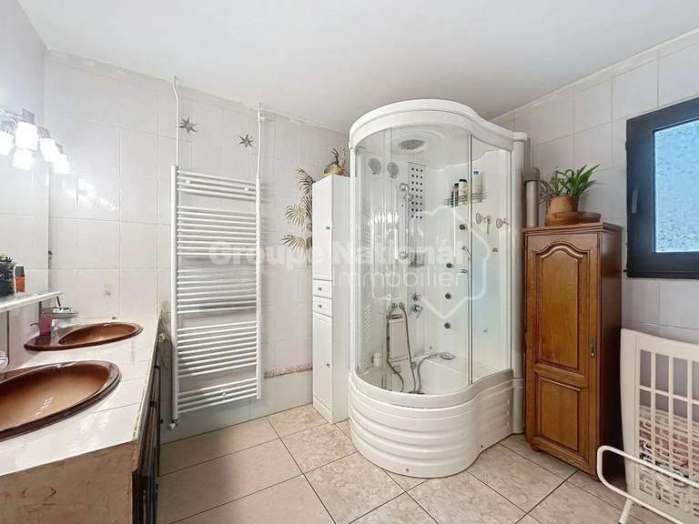 House Uchaux - 5 bedrooms - 205m²