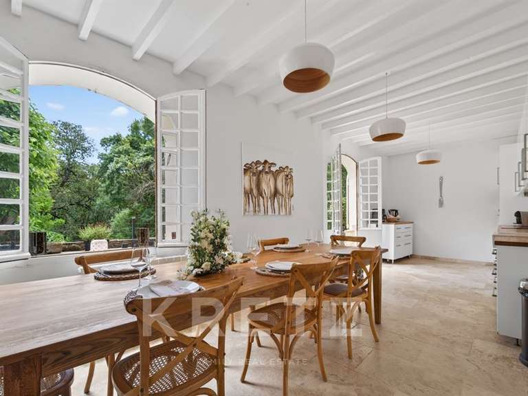 Maison Uchaux - 8 chambres - 368m²