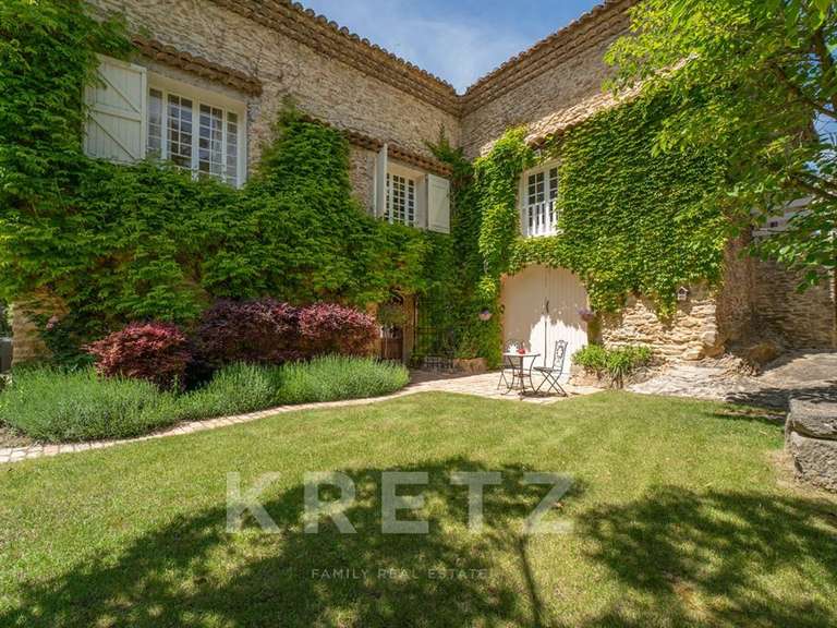 Maison Uchaux - 8 chambres - 368m²