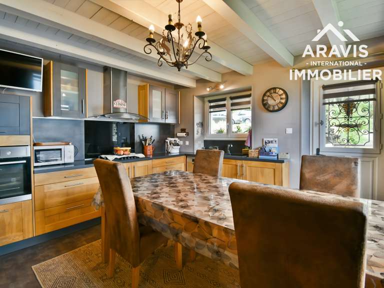Maison Ugine - 5 chambres - 188m²