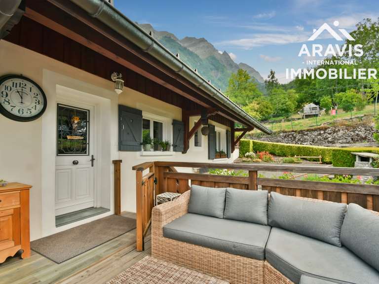 Maison Ugine - 5 chambres - 188m²