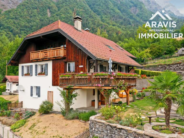 Maison Ugine - 5 chambres - 188m²