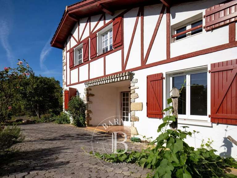 Maison Urcuit - 5 chambres - 478m²