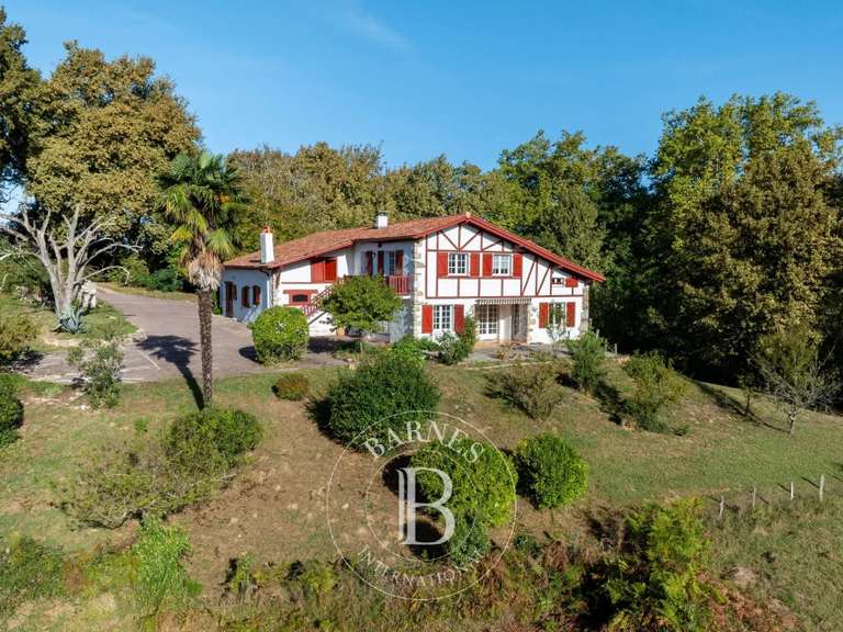 Maison Urcuit - 5 chambres - 478m²