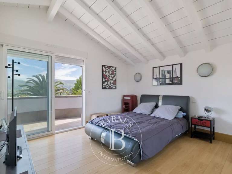 Maison Urrugne - 4 chambres - 347m²