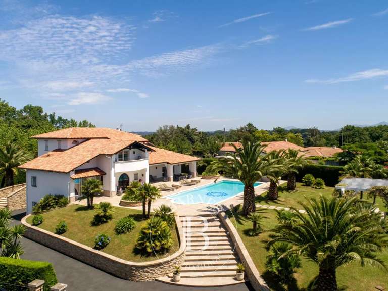 Maison Urrugne - 4 chambres - 347m²