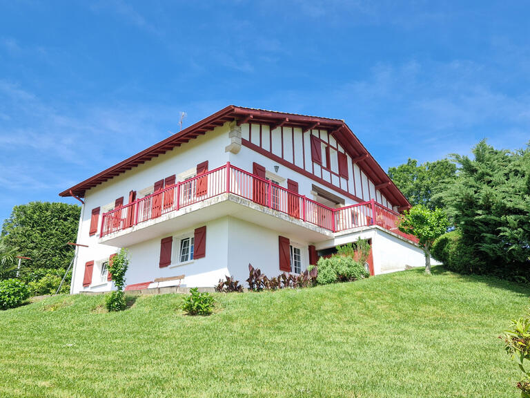Maison Urrugne - 2 chambres - 164m²