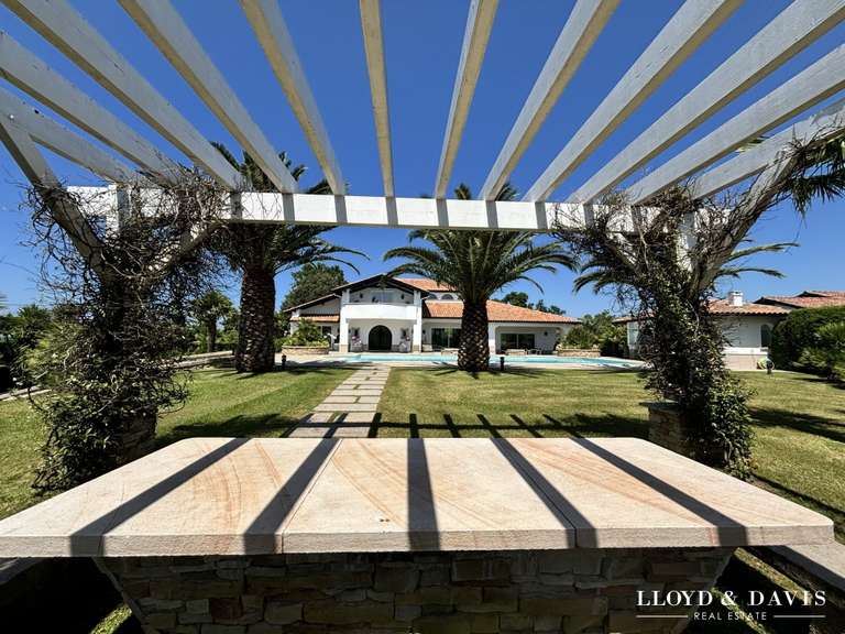 Maison Urrugne - 4 chambres - 350m²