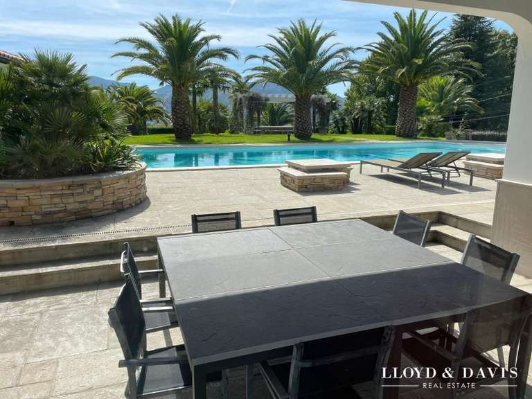 Maison Urrugne - 4 chambres - 350m²