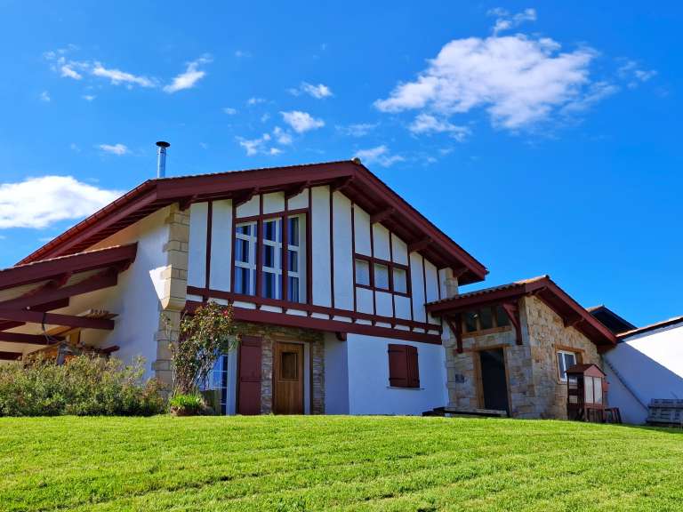 Maison Urrugne - 4 chambres - 187m²