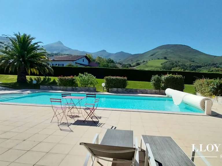 Maison Urrugne - 5 chambres - 220m²