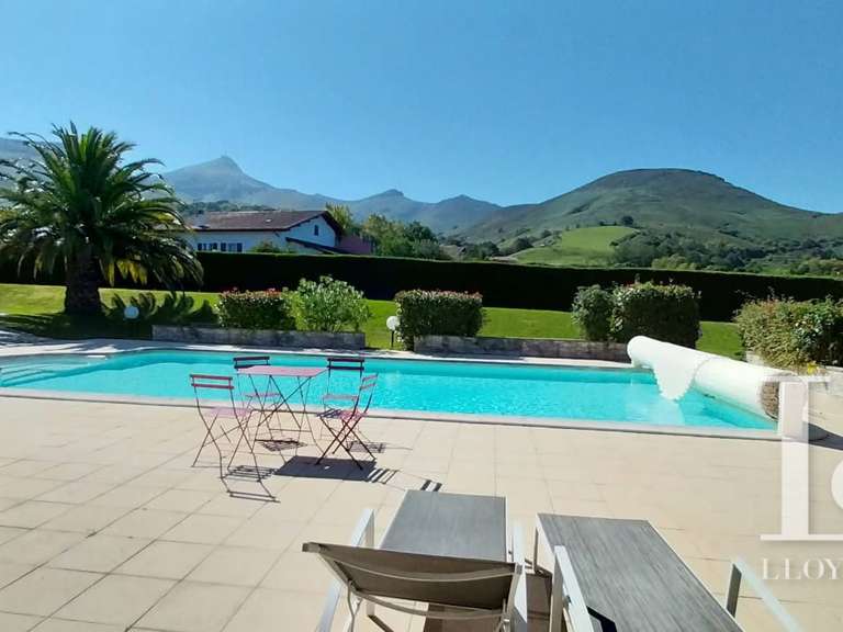 Maison Urrugne - 5 chambres - 220m²