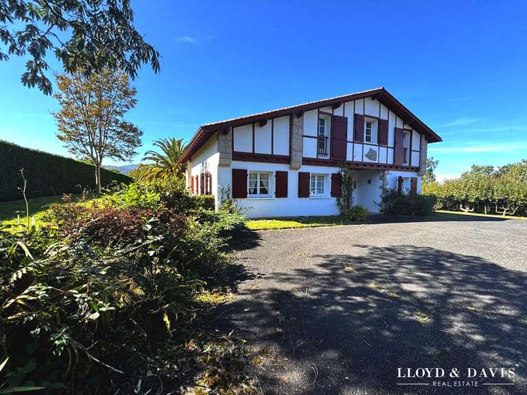 Maison Urrugne - 5 chambres - 220m²