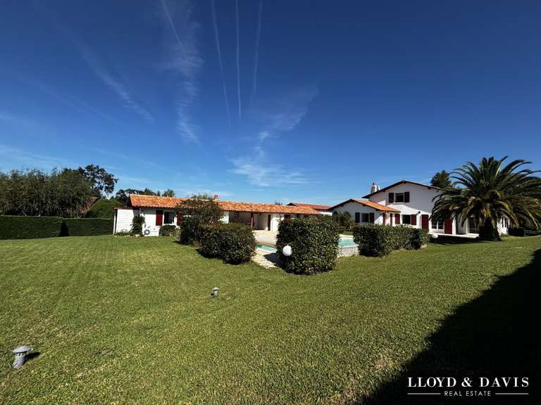 Maison Urrugne - 5 chambres - 220m²