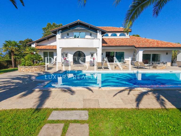 Maison Urrugne - 4 chambres - 294m²