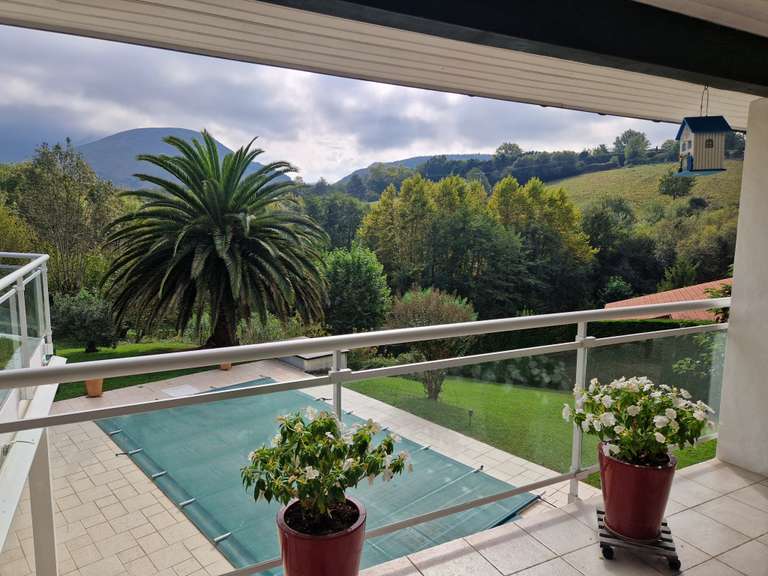 Maison Urrugne - 3 chambres - 238m²