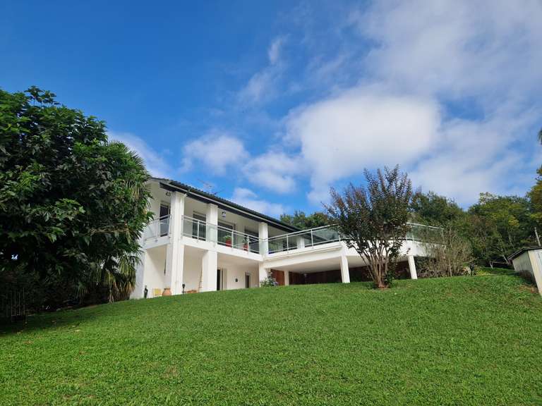 Maison Urrugne - 3 chambres - 238m²