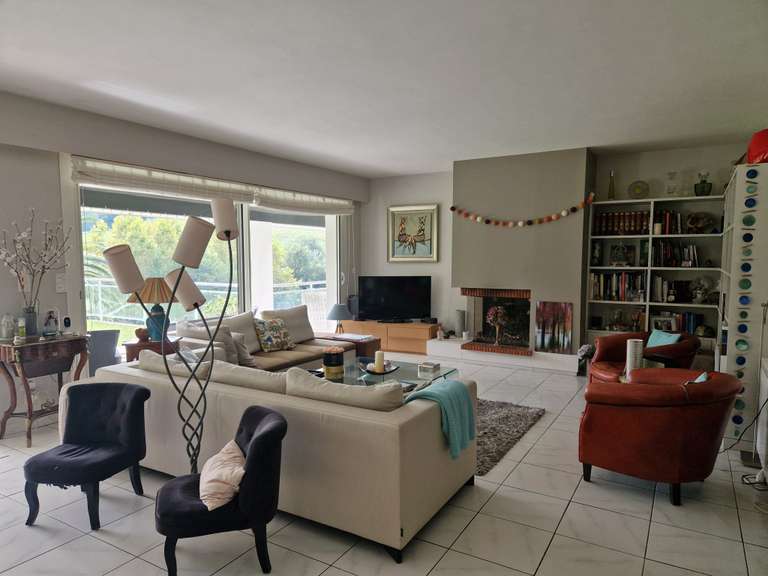 Maison Urrugne - 3 chambres - 238m²