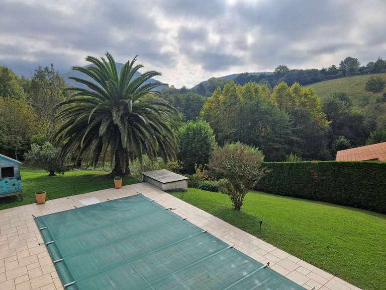 Maison Urrugne - 3 chambres - 238m²
