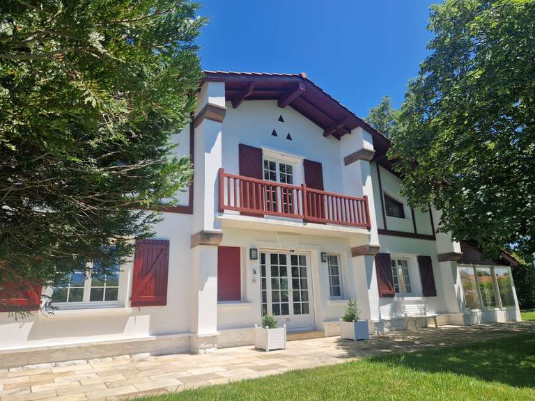 Maison Urrugne - 6 chambres - 213m²