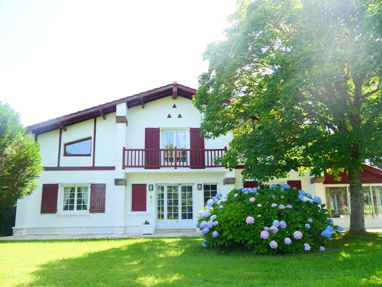 Maison Urrugne - 6 chambres - 213m²