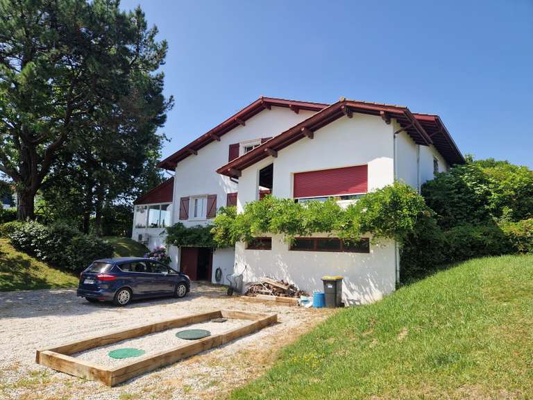 Maison Urrugne - 6 chambres - 213m²
