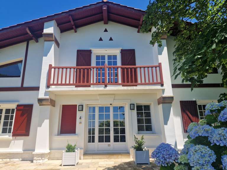 Maison Urrugne - 6 chambres - 213m²