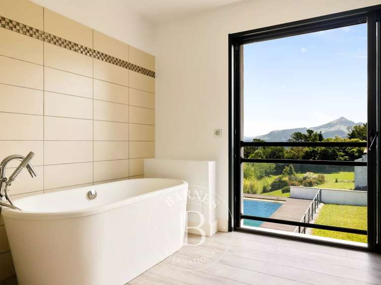 House with Sea view Urrugne - 6 bedrooms - 240m²