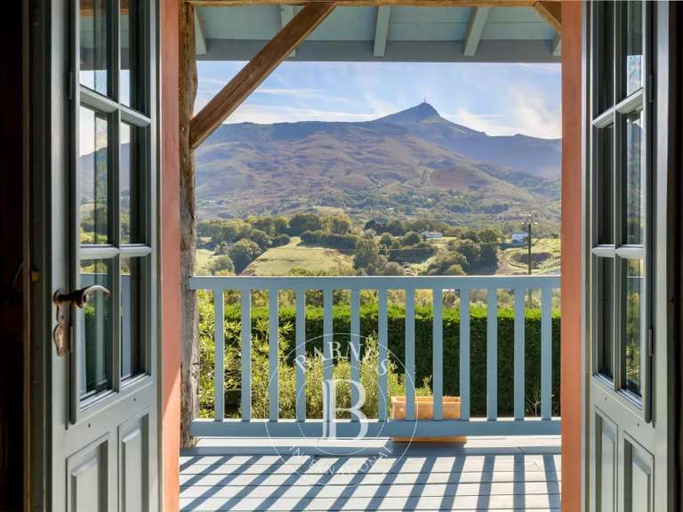 Maison Urrugne - 4 chambres - 250m²