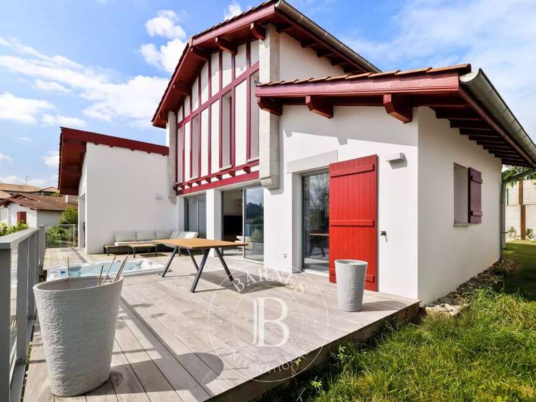 Maison Urrugne - 4 chambres - 114m²
