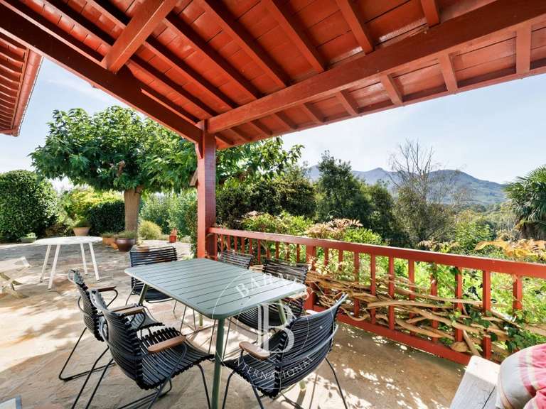 Maison Urrugne - 9 chambres - 325m²