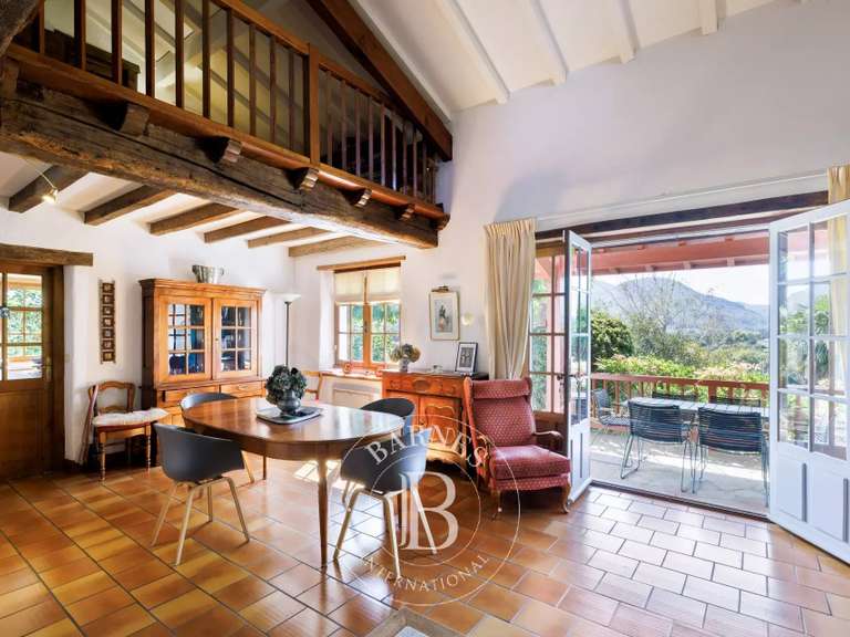 Maison Urrugne - 9 chambres - 325m²