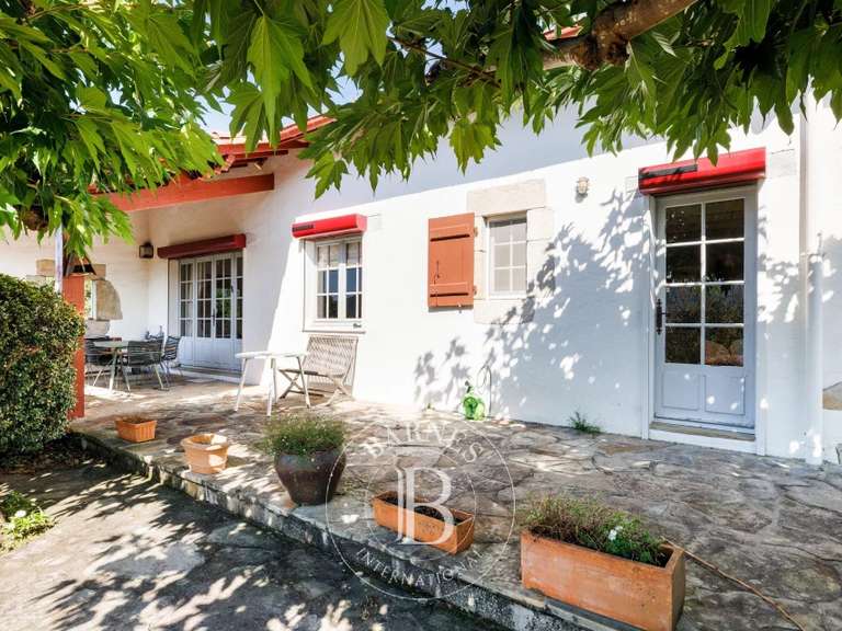Maison Urrugne - 9 chambres - 325m²