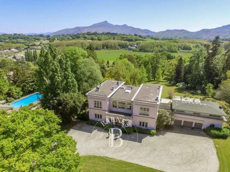 Maison Urrugne - 7 chambres - 800m²
