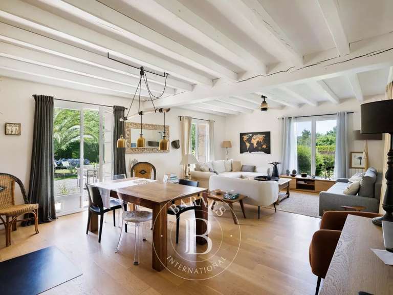 Maison Urrugne - 2 chambres - 206m²
