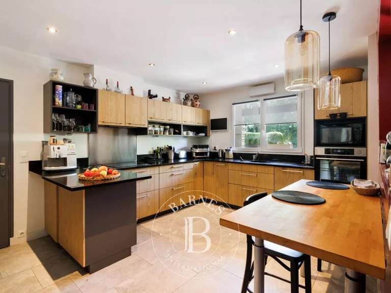 Maison Urrugne - 2 chambres - 206m²