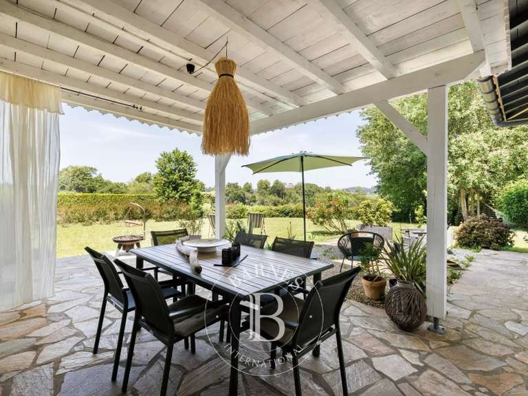 Maison Urrugne - 2 chambres - 206m²