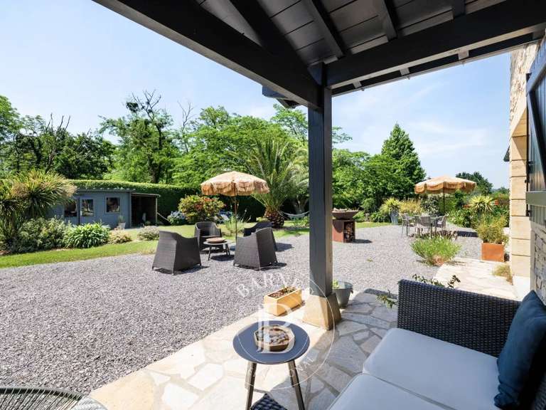 Maison Urrugne - 2 chambres - 206m²