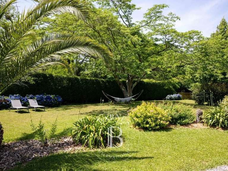 Maison Urrugne - 2 chambres - 206m²