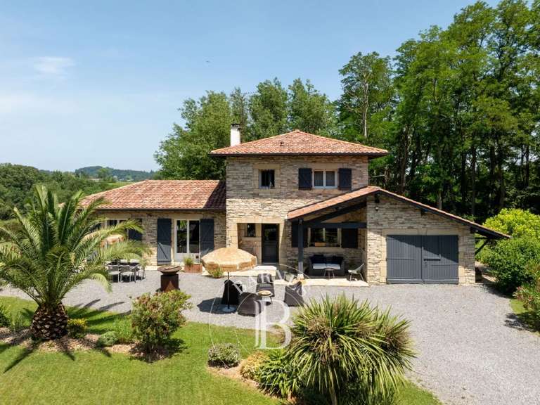Maison Urrugne - 2 chambres - 206m²