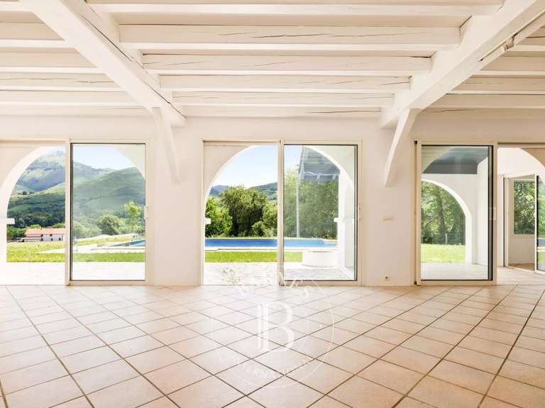 Maison Urrugne - 4 chambres - 182m²