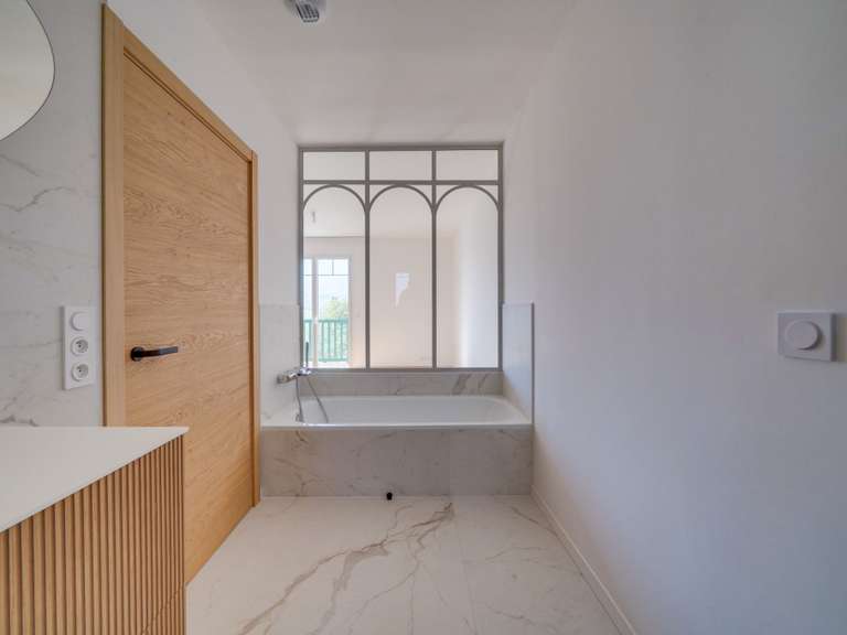 House Urrugne - 7 bedrooms - 330m²