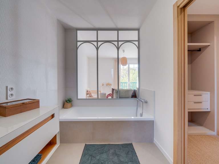 House Urrugne - 7 bedrooms - 330m²