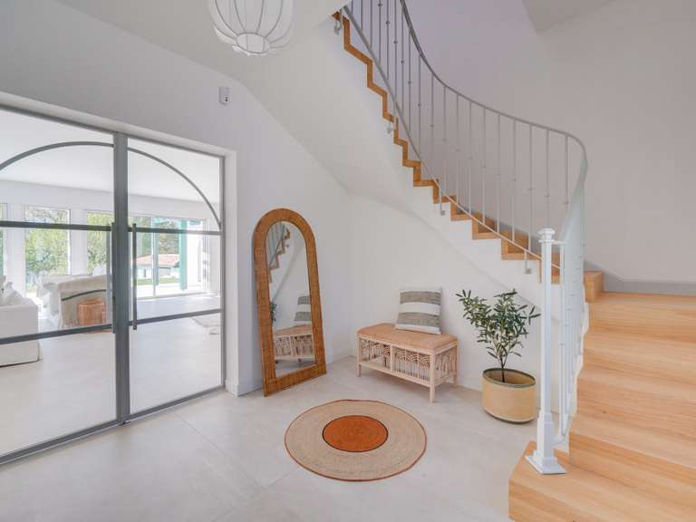 House Urrugne - 7 bedrooms - 330m²