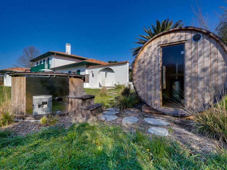 House Urrugne - 7 bedrooms - 330m²