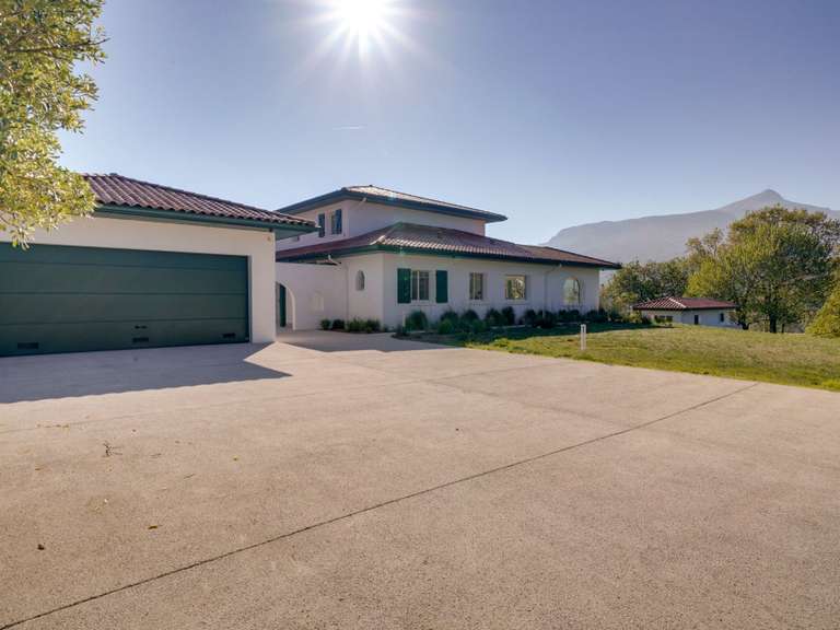 House Urrugne - 7 bedrooms - 330m²