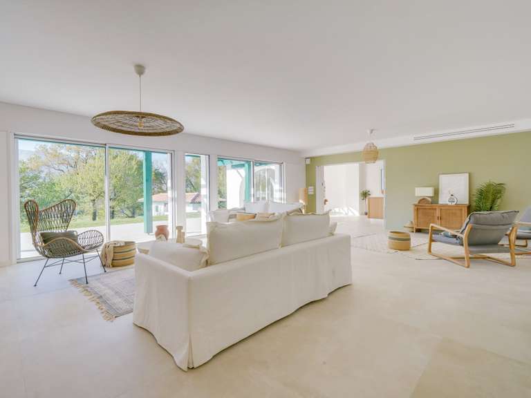 House Urrugne - 7 bedrooms - 330m²