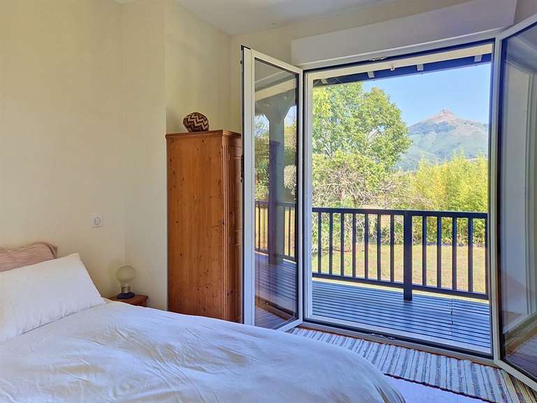 House Urrugne - 5 bedrooms - 254m²
